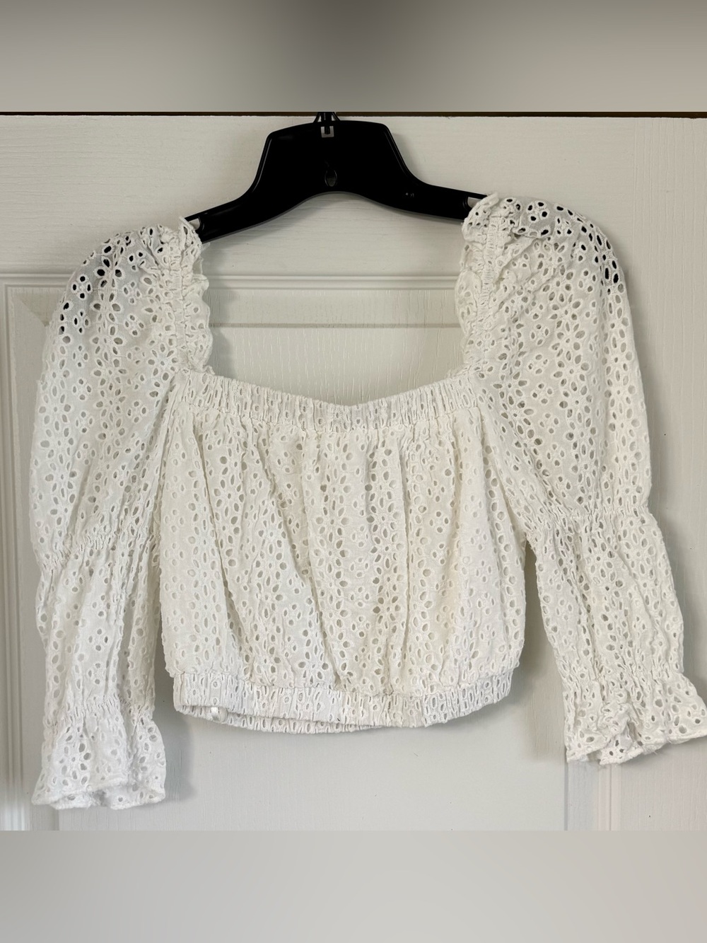 Vestique White Eyelet Puff-Sleeve Crop Top